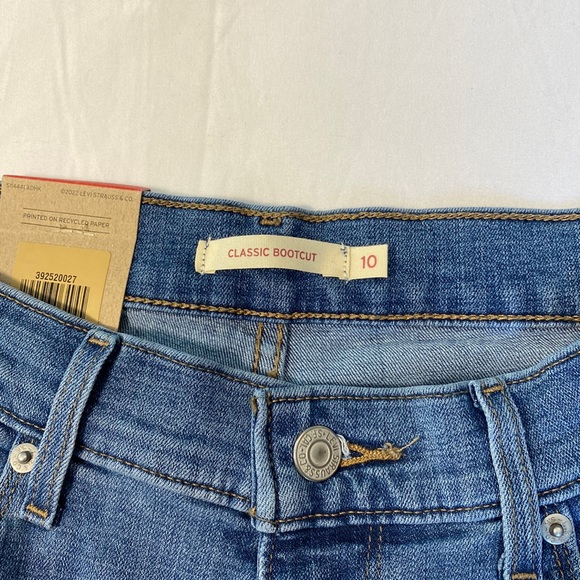 NWT Levi’s Classic Bootcut Jeans - Picture 4 of 15